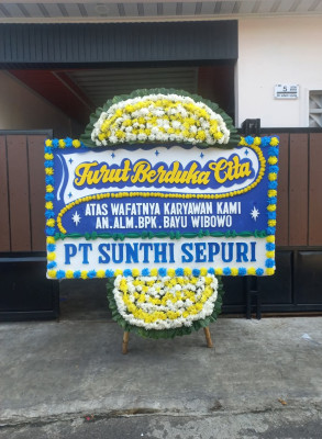 Papan Bunga Duka di Labuhan Ratu