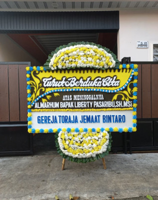 Papan Bunga Duka di Labuhan Ratu